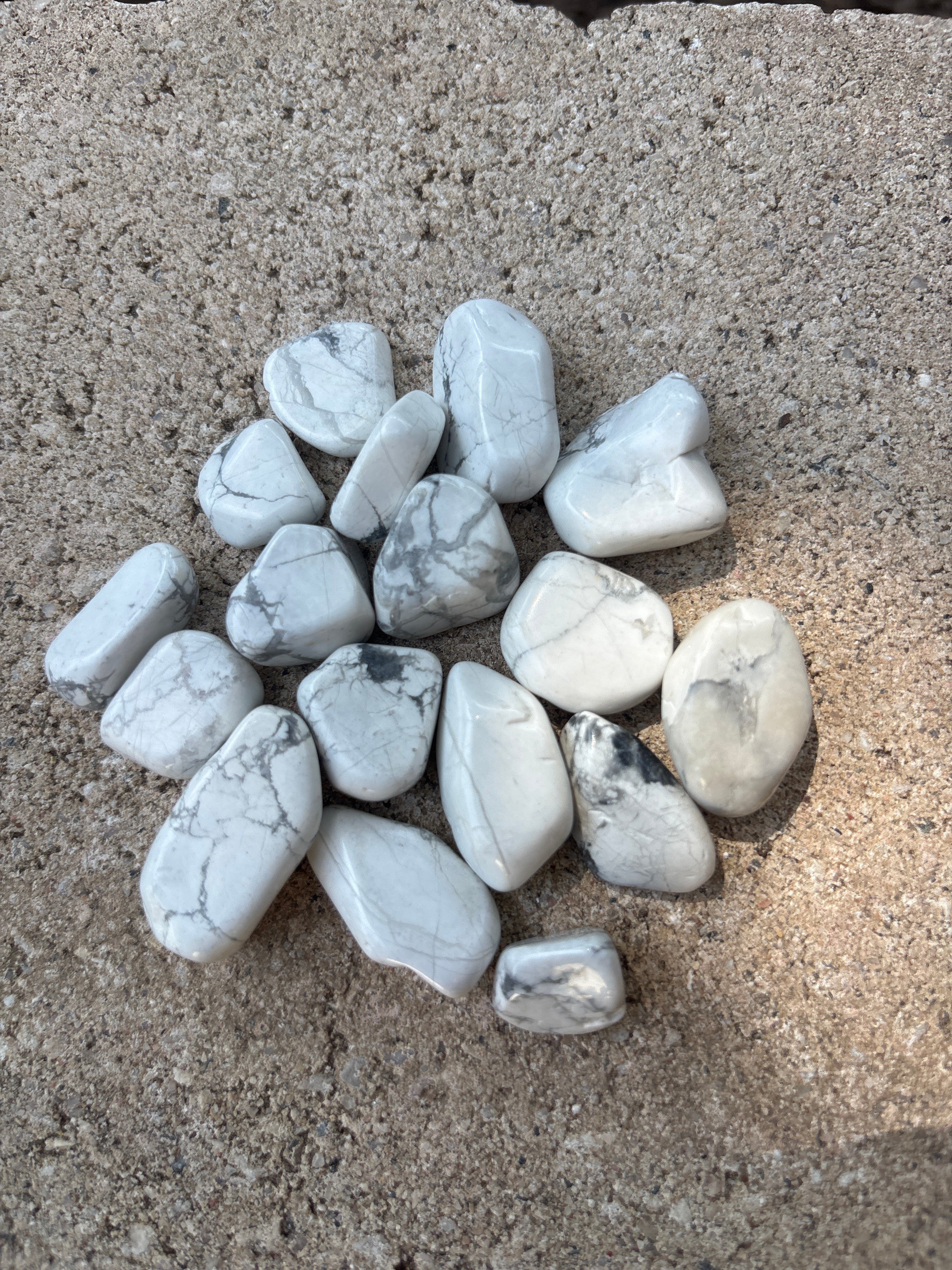 Howlite ~8-10 grams